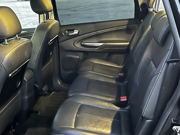 Ford S-MAX 4 of 5