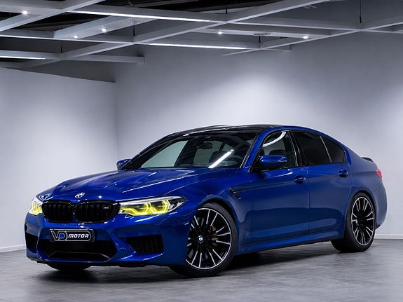 BMW M5 2 of 5