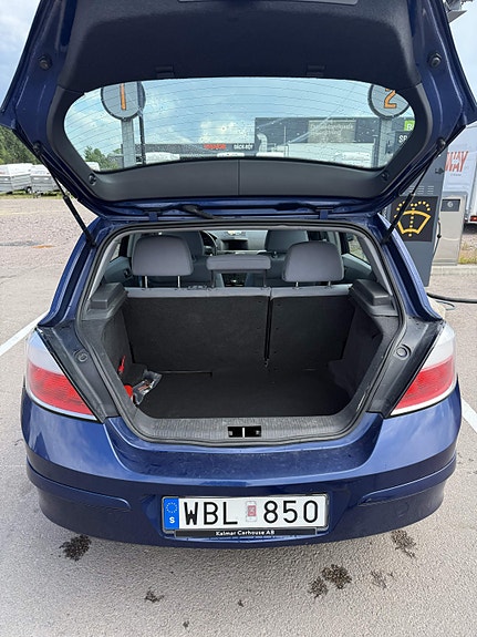 Opel Astra 2 of 5