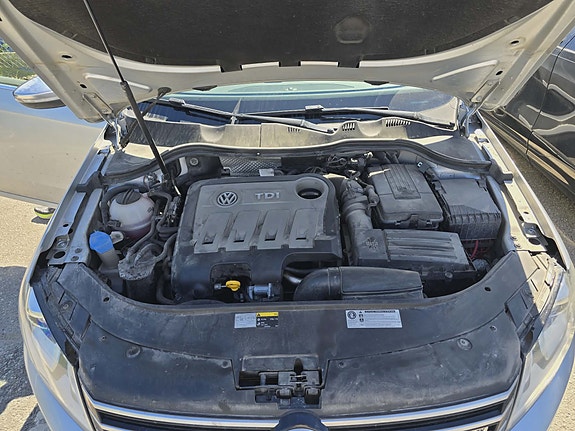Volkswagen Passat Alltrack 3 of 3