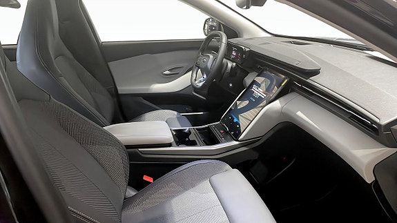 Ford Explorer 3 of 5