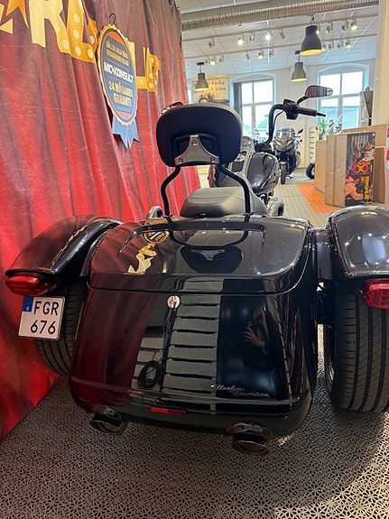 Harley-Davidson FLRT FREEWHEELER 4 of 14