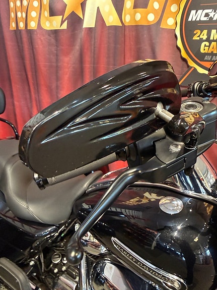 Harley-Davidson FLRT FREEWHEELER 7 of 14