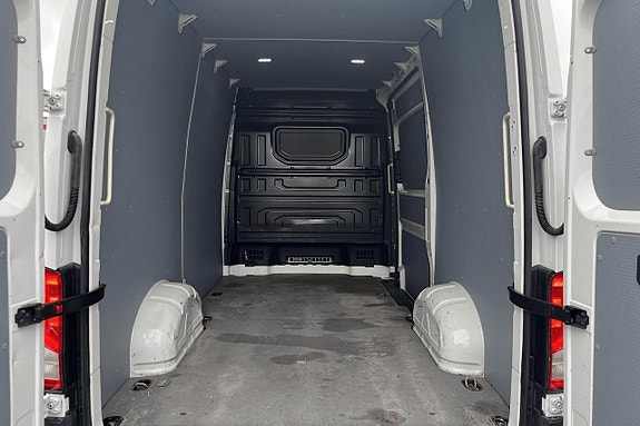Volkswagen Crafter 35 13 of 18