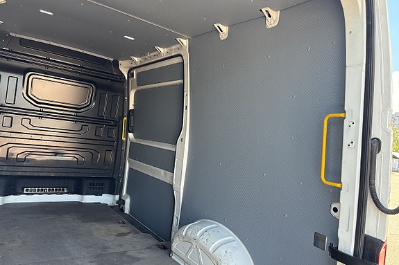 Volkswagen Crafter 35 8 of 12