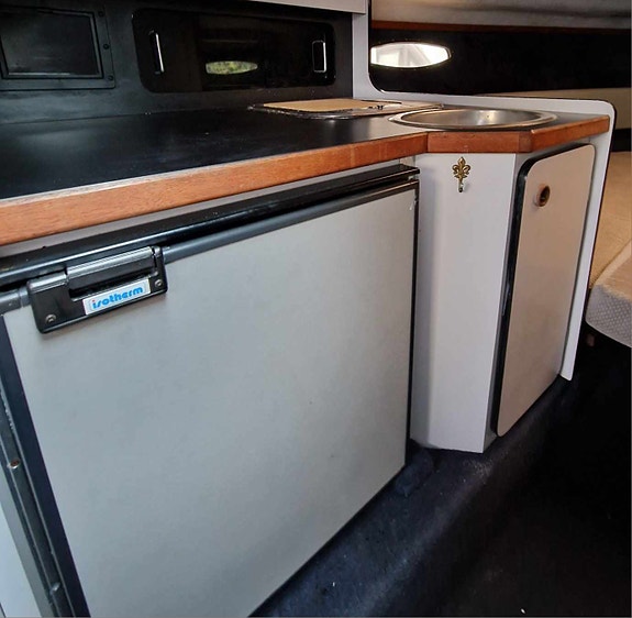 Chaparral 2550SX MercruiserV8 6,2l MPI med Bravo 3 drev 14 of 22