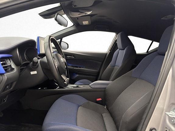 Toyota C-HR 13 of 30
