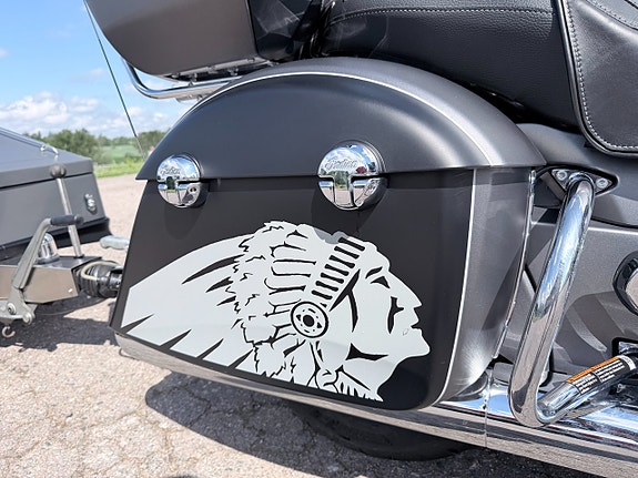 Indian Roadmaster med specialbyggt släp 18 of 27