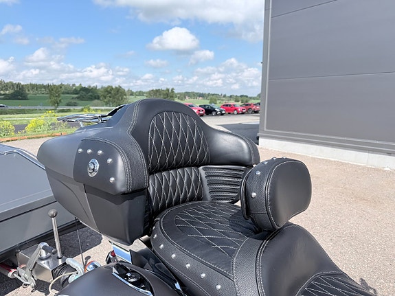 Indian Roadmaster med specialbyggt släp 17 of 27