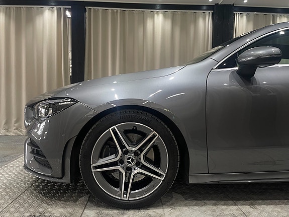 Mercedes-Benz CLA200 3 of 5