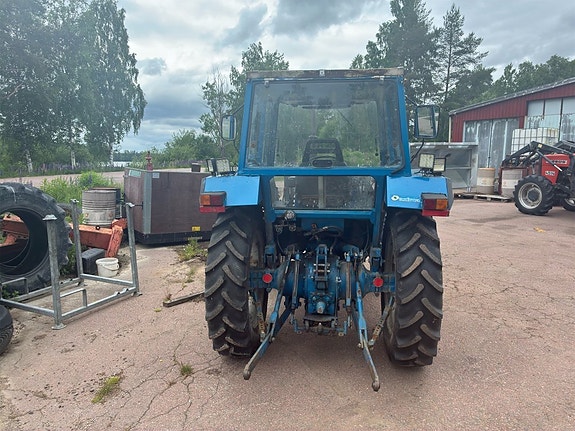 Traktor med lastare 4X4 FORD 3910 4WD LP2 6 of 6