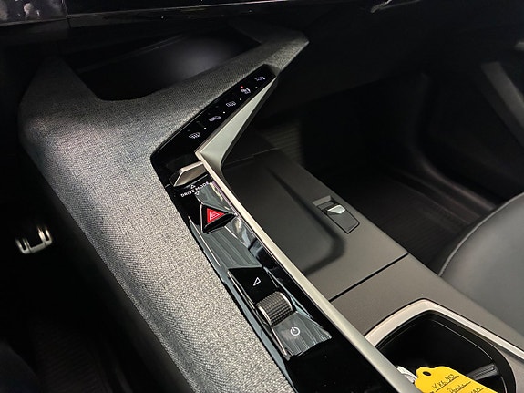 Peugeot e-5008 26 of 26