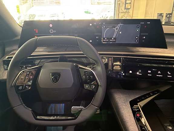 Peugeot e-5008 19 of 26
