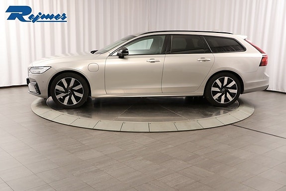 Volvo V90 3 of 5