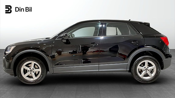Audi Q2 2 of 5