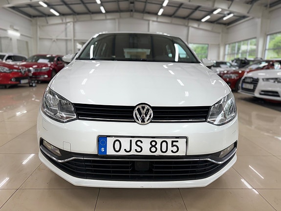 Volkswagen Polo 2 of 5