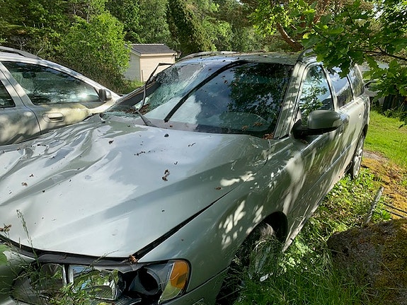 Volvo V70 4 of 5