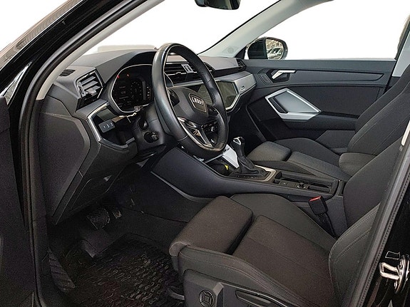 Audi Q3 9 of 25