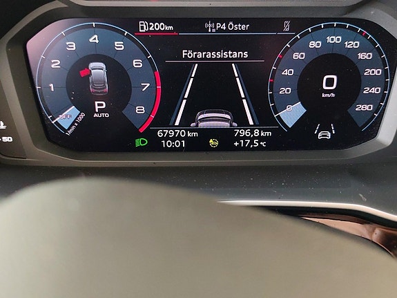 Audi Q3 13 of 25
