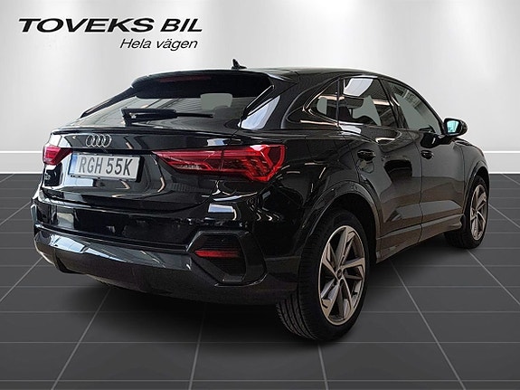 Audi Q3 4 of 5