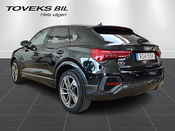 Audi Q3 2 of 5