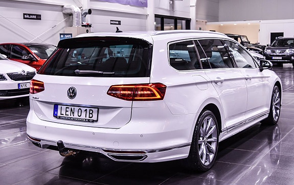 Volkswagen Passat 8 of 17
