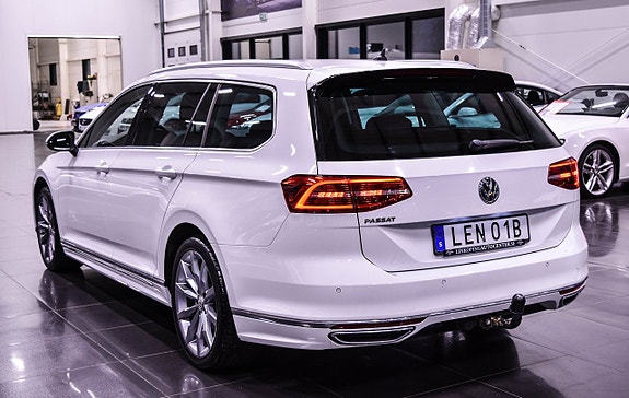Volkswagen Passat 9 of 17