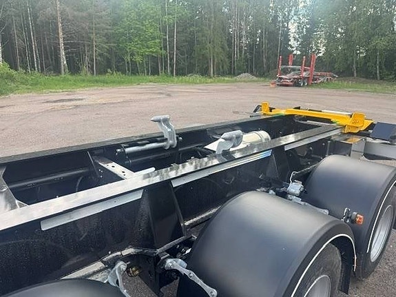 Jyki Lastväxlarvagn/Lastväxlarsläp med hydr.-cylinder 4 of 8