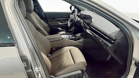 BMW 520 3 of 5