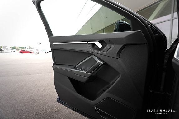 Audi Q3 14 of 20