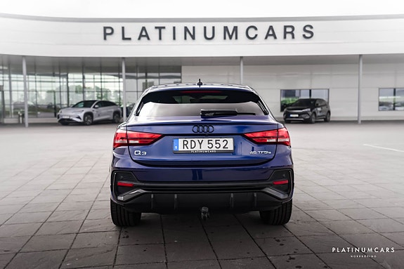 Audi Q3 4 of 5