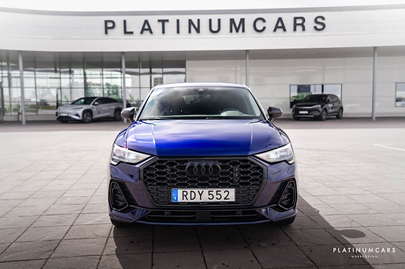 Audi Q3 3 of 5