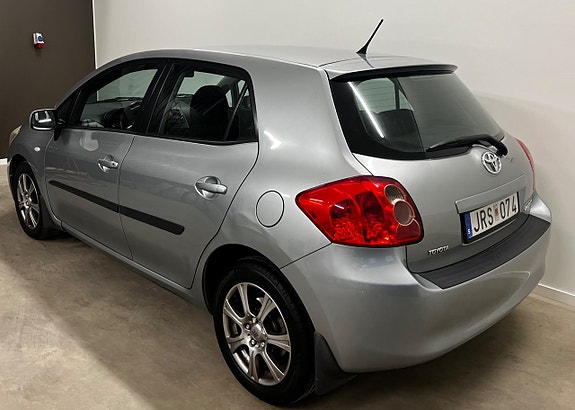 Toyota Auris 3 of 5
