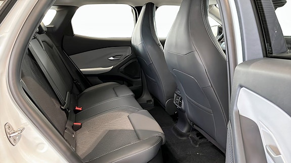 Ford Explorer 5 of 10