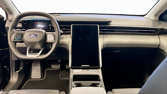 Ford Explorer 4 of 10