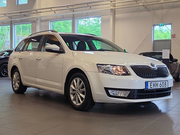 Skoda Octavia 2 of 5