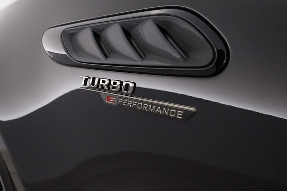 Mercedes-Benz C63 10 of 30