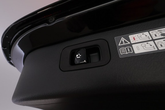 Mercedes-Benz C63 14 of 30