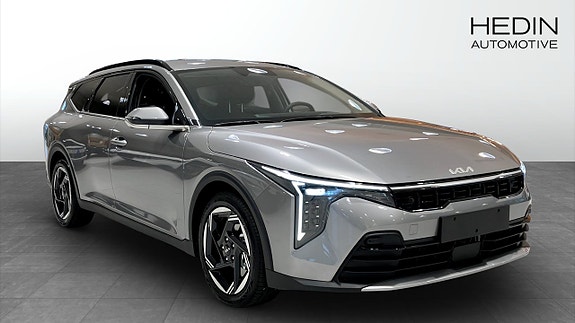Kia K4 3 of 5