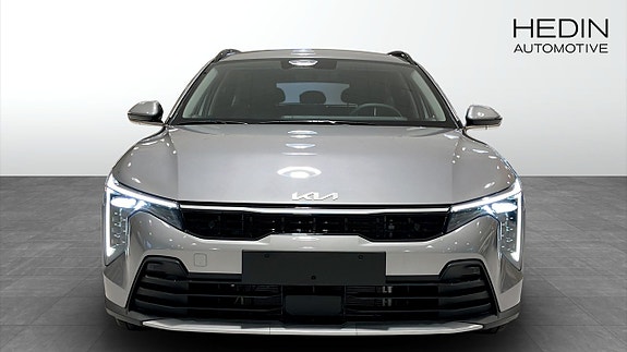 Kia K4 2 of 5