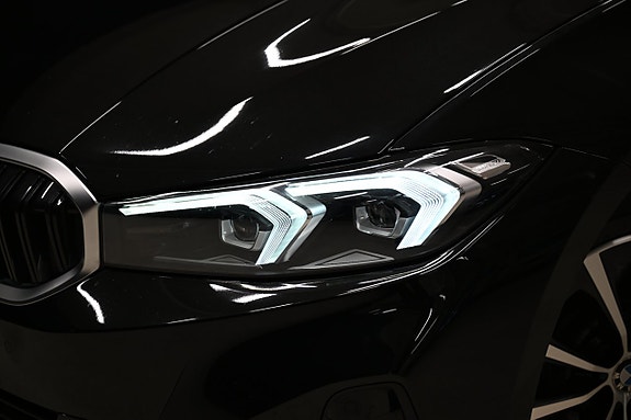 BMW 330e 5 of 30
