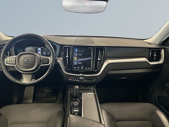 Volvo XC60 8 of 24