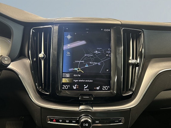Volvo XC60 11 of 24