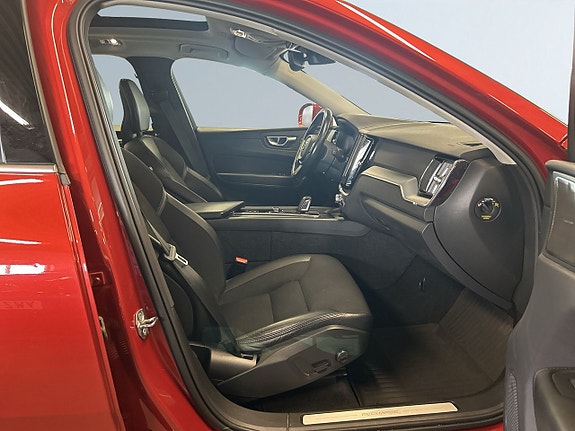 Volvo XC60 10 of 24