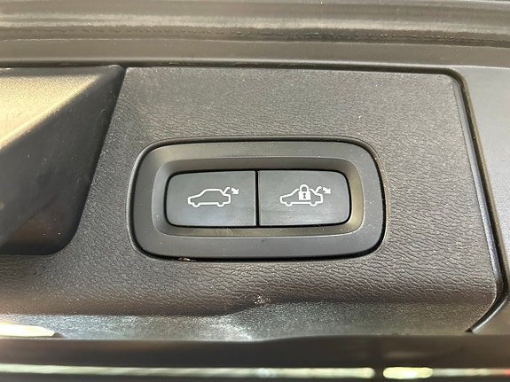 Volvo XC60 19 of 24