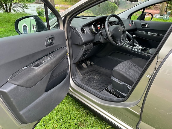 Peugeot 3008 10 of 14