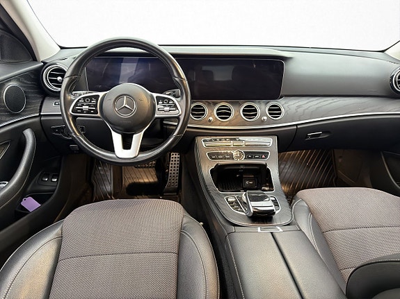 Mercedes-Benz E300 de 12 of 30