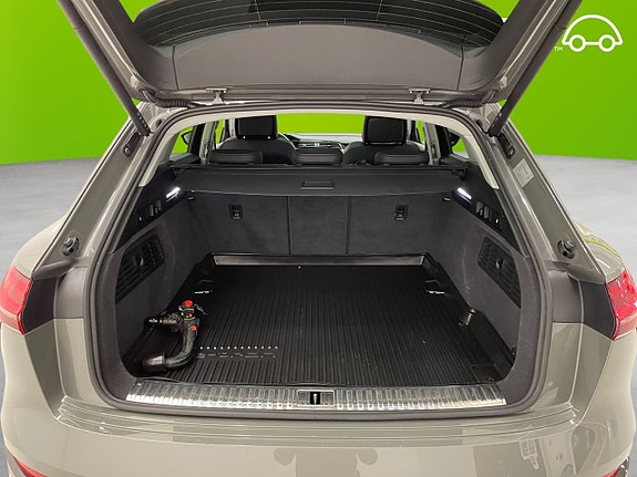Audi Q8 16 of 26