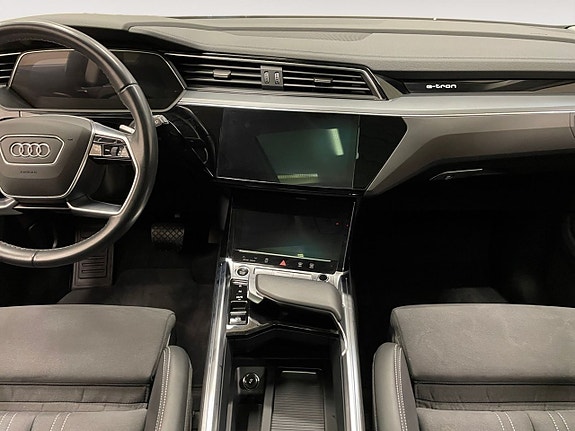 Audi Q8 11 of 26