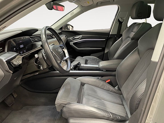 Audi Q8 9 of 26